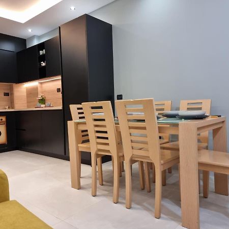 Holiday Apartment Near The Sea Durres Bagian luar foto