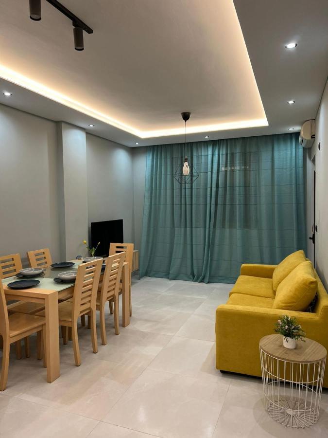 Holiday Apartment Near The Sea Durres Bagian luar foto