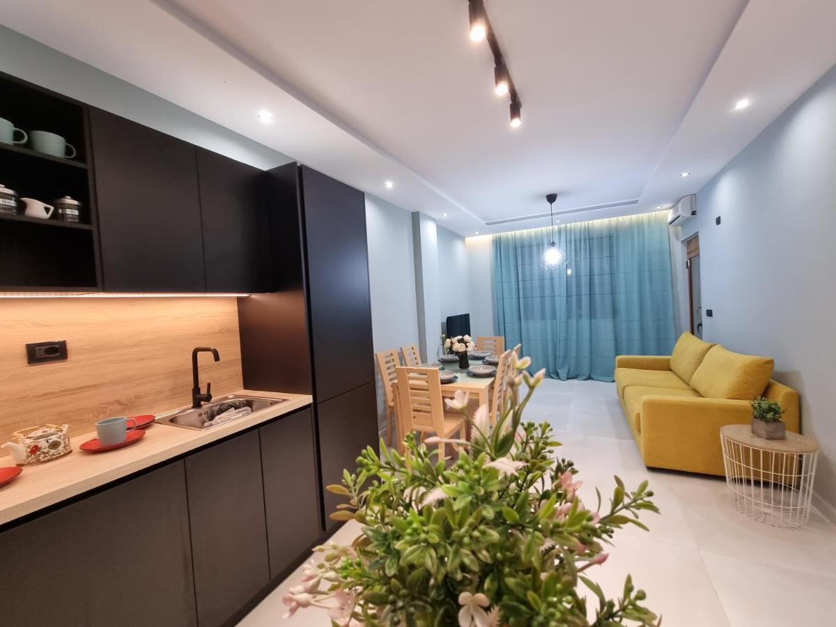Holiday Apartment Near The Sea Durres Bagian luar foto