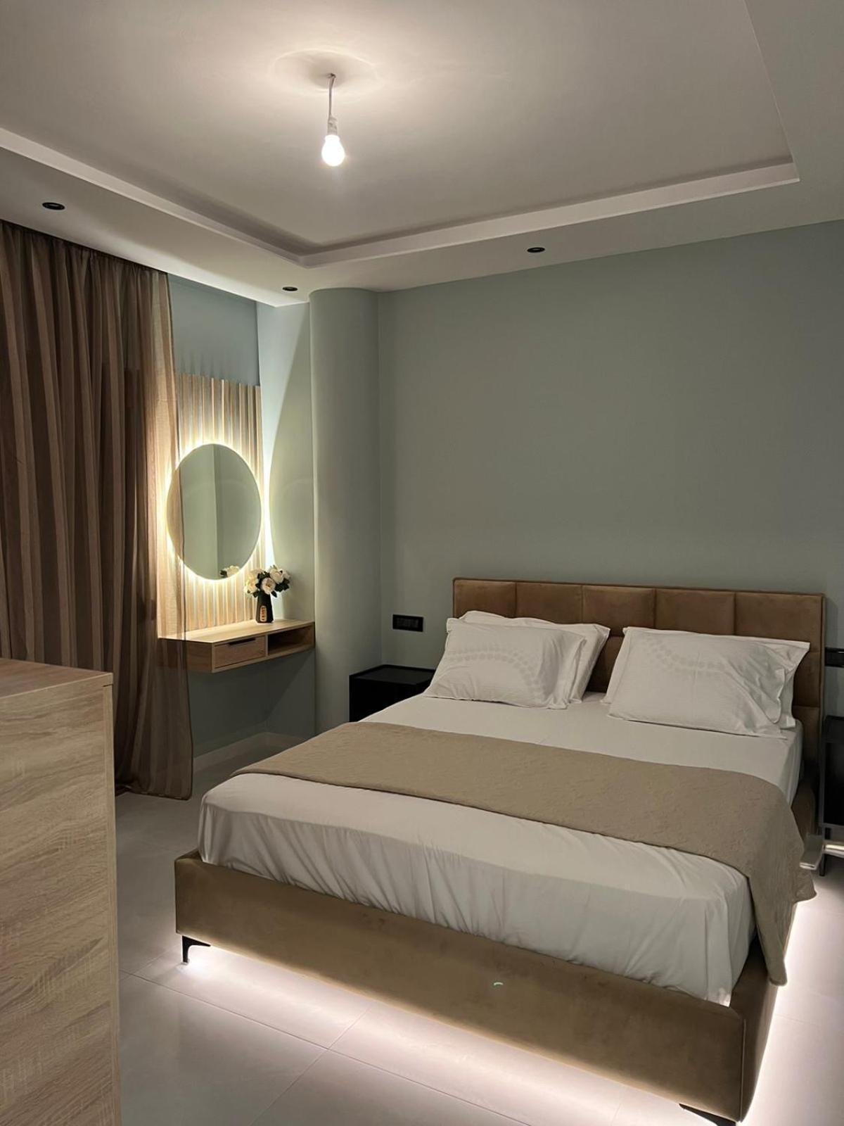 Holiday Apartment Near The Sea Durres Bagian luar foto