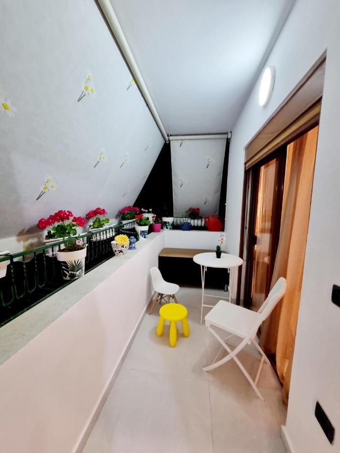 Holiday Apartment Near The Sea Durres Bagian luar foto