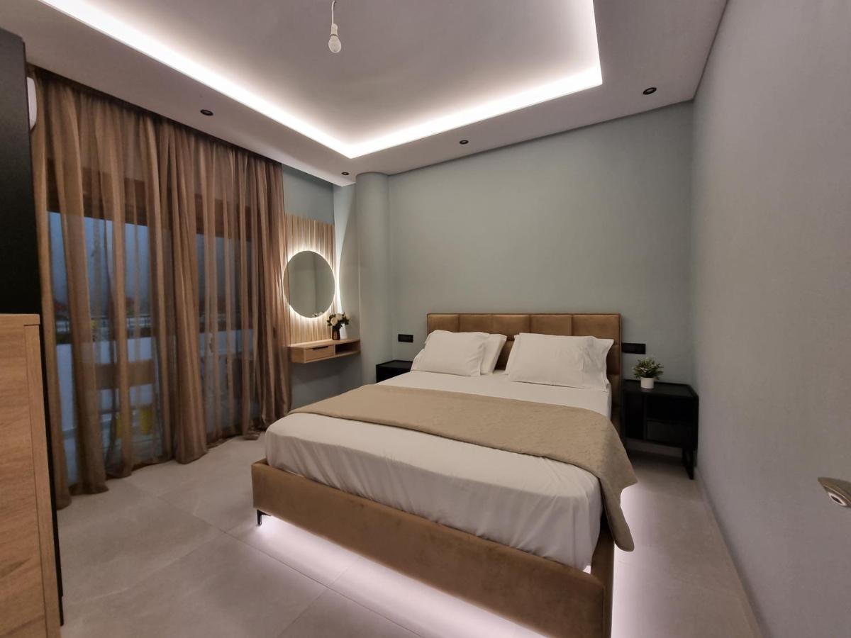Holiday Apartment Near The Sea Durres Bagian luar foto