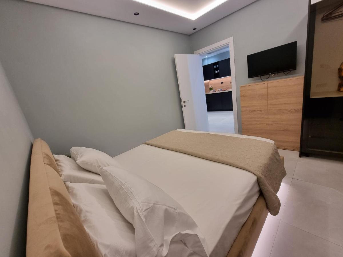 Holiday Apartment Near The Sea Durres Bagian luar foto