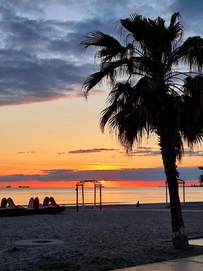 Holiday Apartment Near The Sea Durres Bagian luar foto